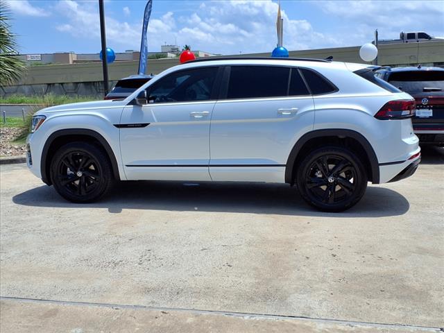 2025 Volkswagen Atlas Cross Sport 2.0T SEL R-Line Black