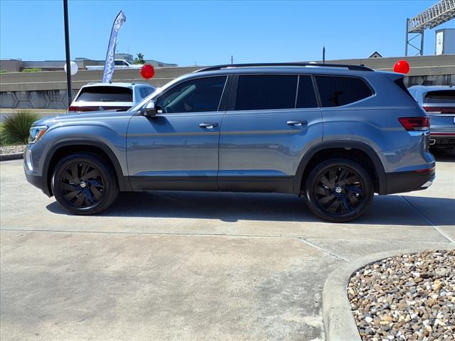 2025 Volkswagen Atlas 2.0T SE w/ Technology