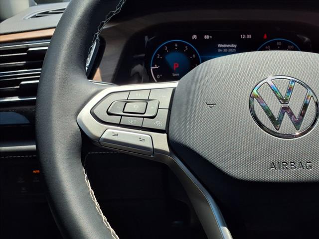 2024 Volkswagen Atlas 2.0T SE w/ Technology