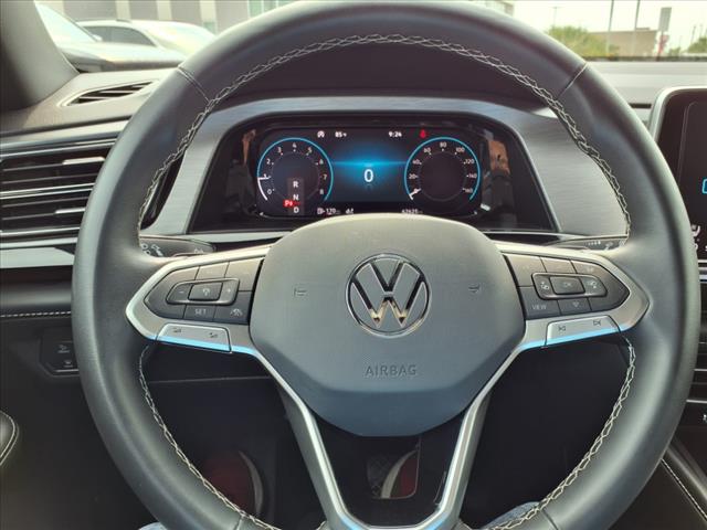 2024 Volkswagen Atlas Cross Sport 2.0T SE w/ Technology