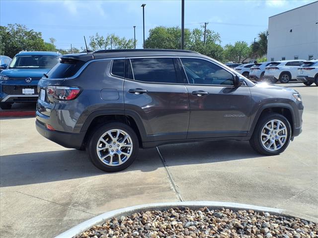 2023 Jeep Compass Latitude Lux