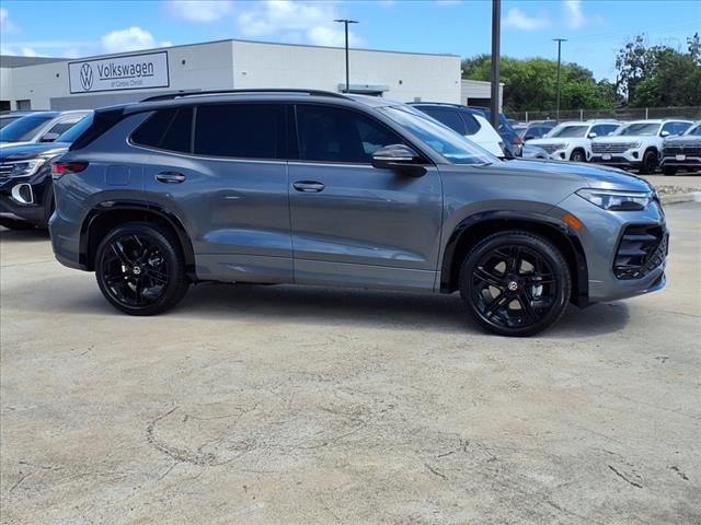 2025 Volkswagen Tiguan 2.0T SE R-Line Black