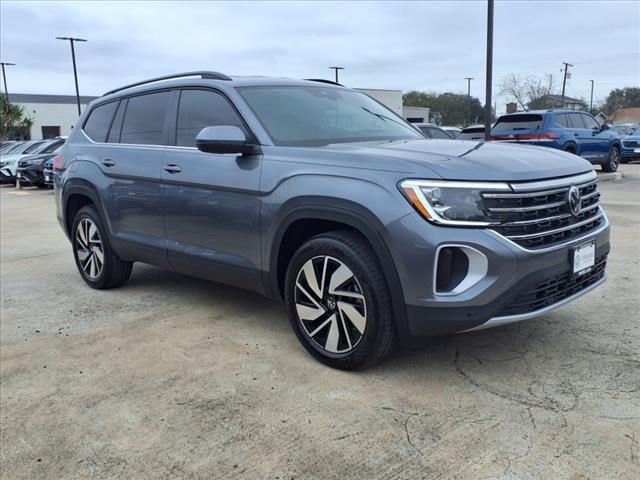 2025 Volkswagen Atlas 2.0T SE w/ Technology