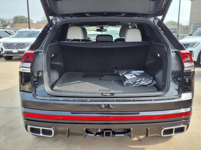 2025 Volkswagen Atlas Cross Sport 2.0T SEL Premium R-Line