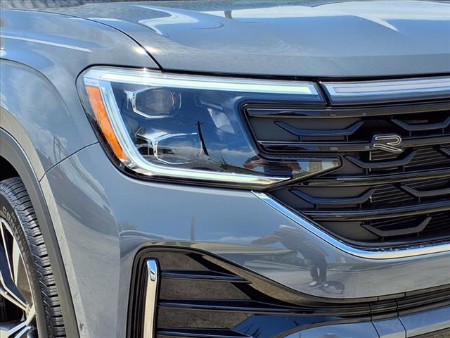 2025 Volkswagen Atlas Cross Sport 2.0T SEL Premium R-Line