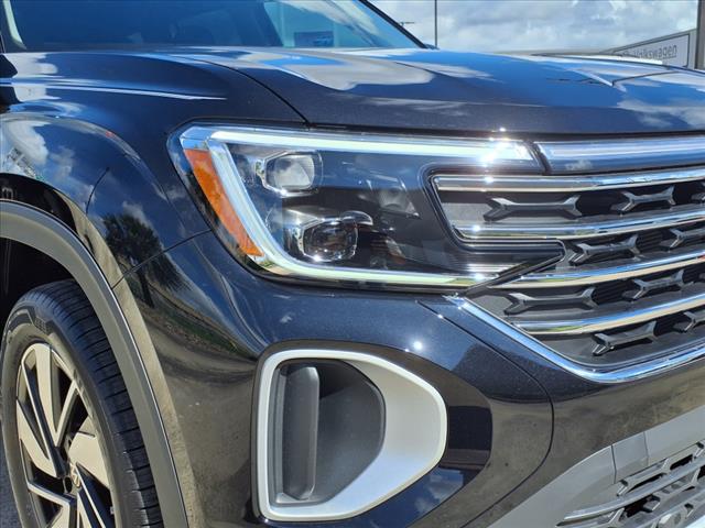 2025 Volkswagen Atlas 2.0T SE w/ Technology