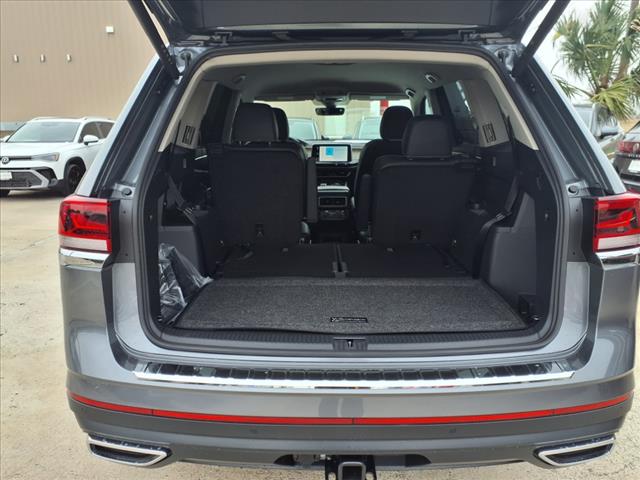 2025 Volkswagen Atlas 2.0T SE w/ Technology