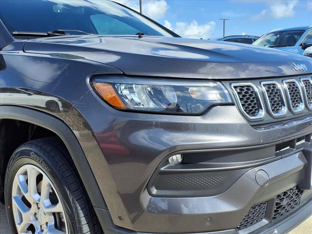 2023 Jeep Compass Latitude Lux