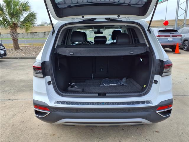 2025 Volkswagen Taos 1.5T SE