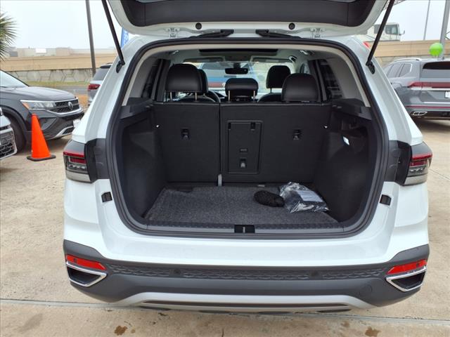 2025 Volkswagen Taos 1.5T SE