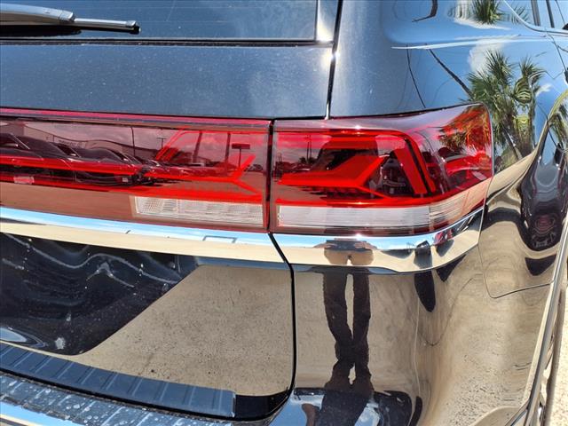 2025 Volkswagen Atlas 2.0T SE