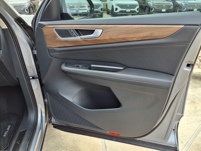 2025 Volkswagen Atlas 2.0T SE