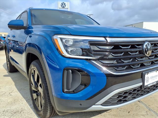 2025 Volkswagen Atlas Cross Sport 2.0T SE w/ Technology