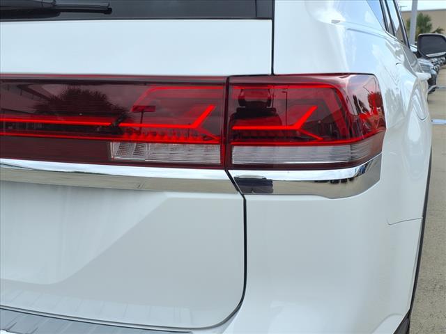 2025 Volkswagen Atlas 2.0T SE w/ Technology