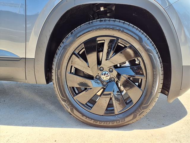 2025 Volkswagen Atlas 2.0T SE w/ Technology