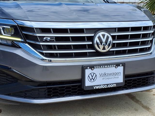 2022 Volkswagen Passat 2.0T R-Line