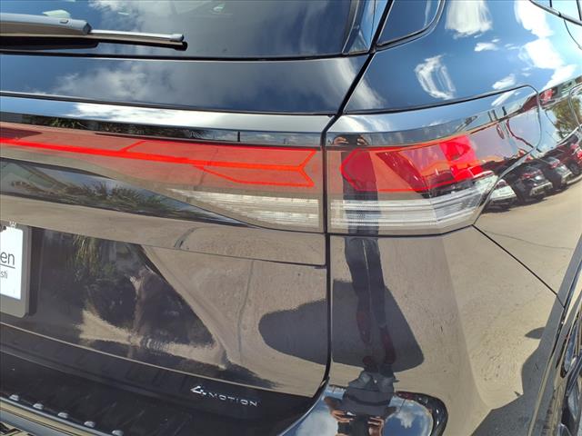 2025 Volkswagen Tiguan 2.0T SE R-Line Black