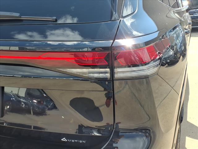 2025 Volkswagen Tiguan 2.0T SE R-Line Black