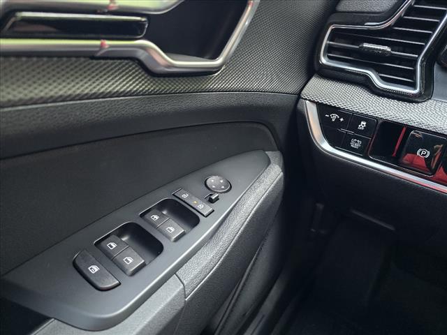 2025 Kia Sportage Hybrid LX