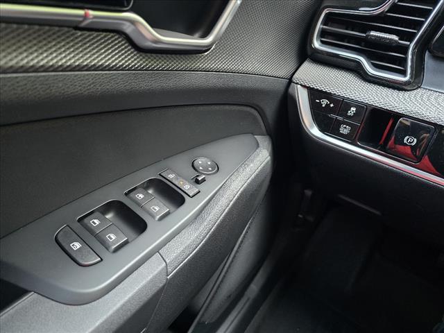 2025 Kia Sportage Hybrid LX