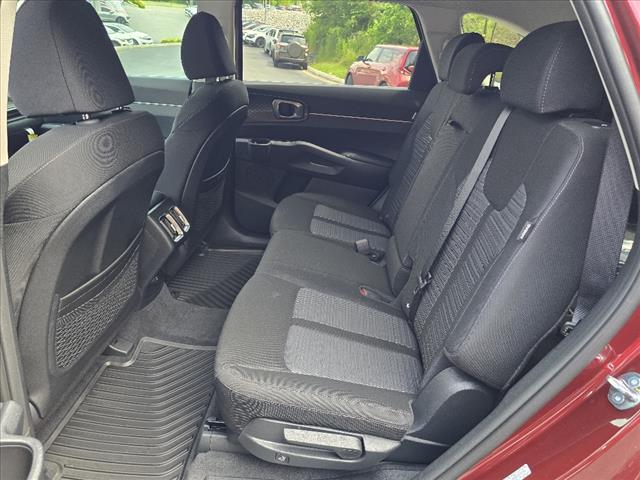 2025 Kia Sorento LX FWD
