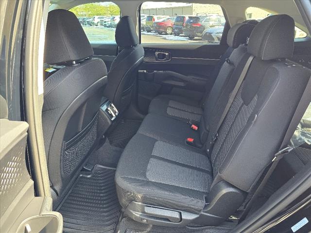 2025 Kia Sorento LX