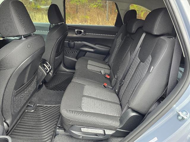 2025 Kia Sorento LX