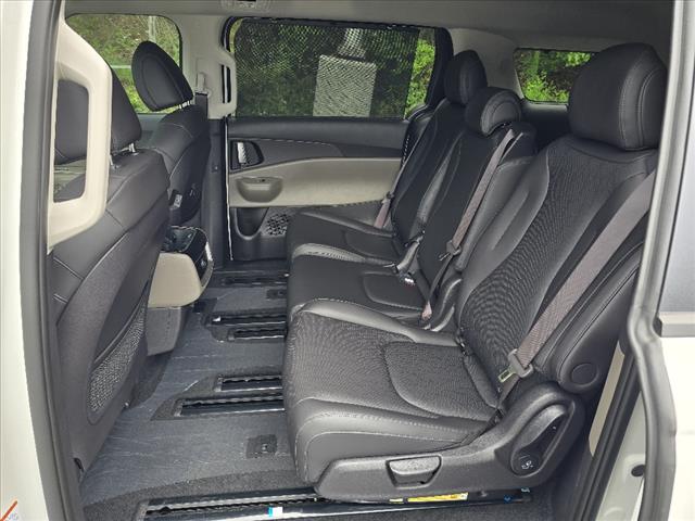 2025 Kia Carnival EX