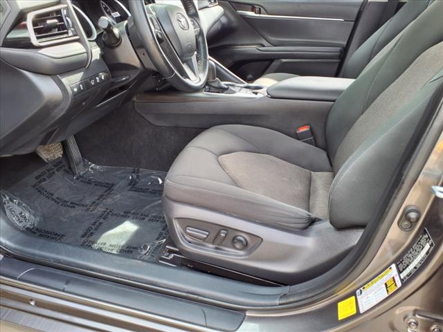 2022 Toyota Camry Hybrid LE