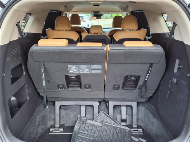 2024 Kia Carnival EX