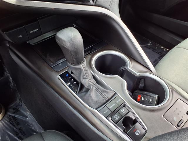 2022 Toyota Camry Hybrid LE