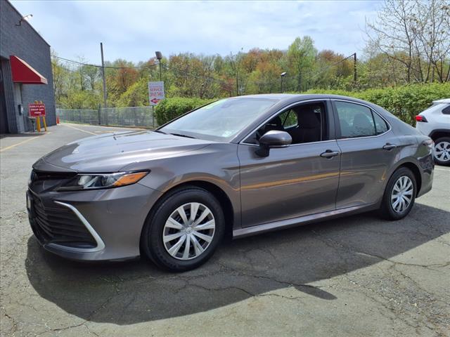 2022 Toyota Camry Hybrid LE