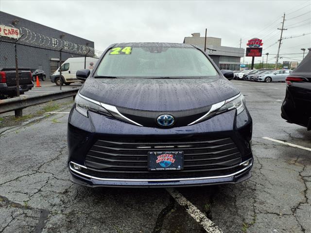 2024 Toyota Sienna XLE