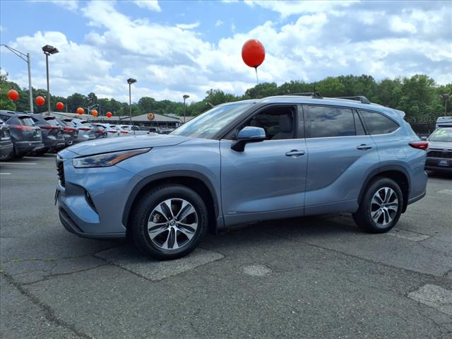 2022 Toyota Highlander Hybrid XLE