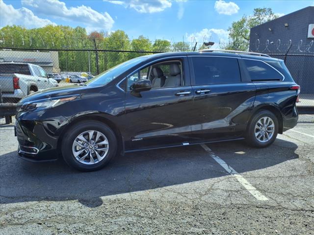 2021 Toyota Sienna XLE