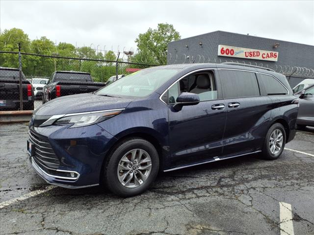 2024 Toyota Sienna XLE