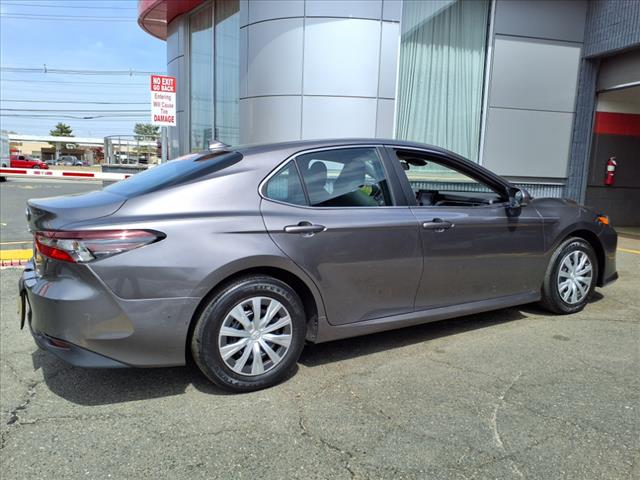 2022 Toyota Camry Hybrid LE
