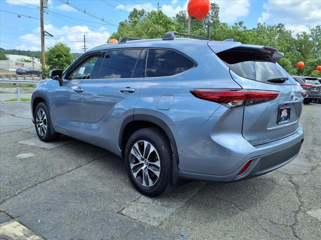 2022 Toyota Highlander Hybrid XLE