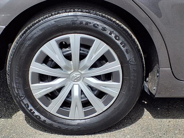 2022 Toyota Camry Hybrid LE