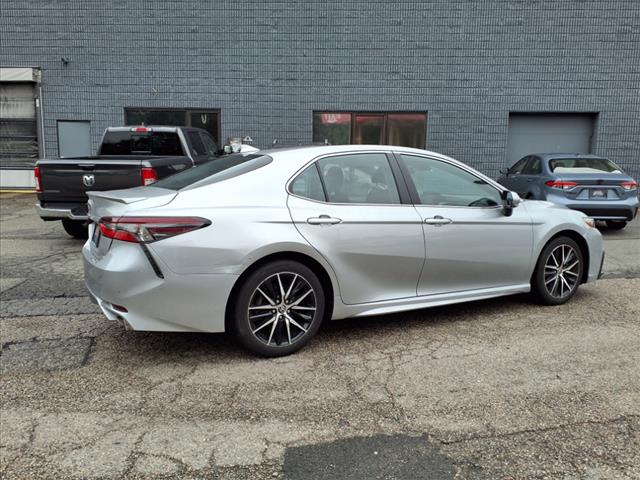 2022 Toyota Camry SE