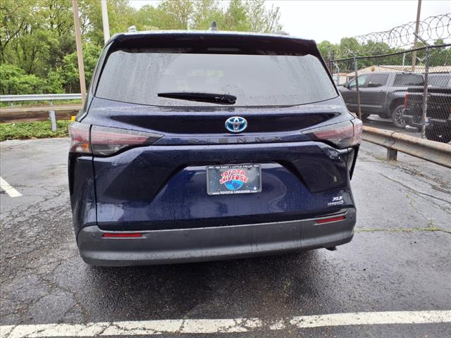 2024 Toyota Sienna XLE