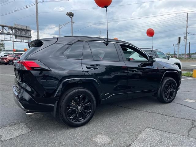 2022 Toyota RAV4 Hybrid SE