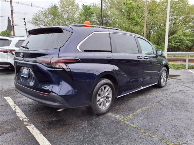 2024 Toyota Sienna XLE