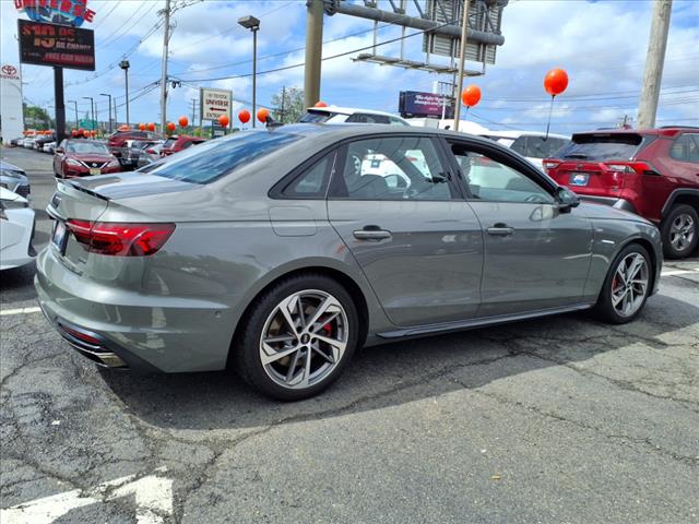 2023 Audi A4 45 S line Prestige quattro