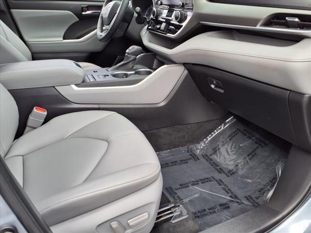 2022 Toyota Highlander Hybrid XLE