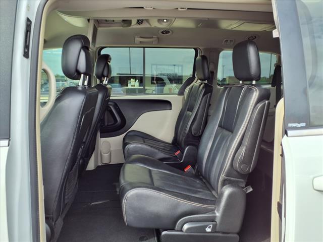 2014 Chrysler Town and Country Touring