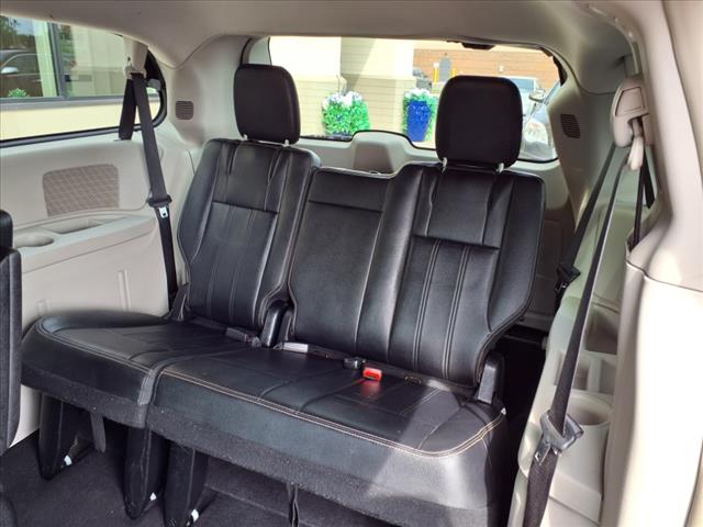 2014 Chrysler Town and Country Touring