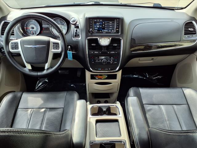 2014 Chrysler Town and Country Touring
