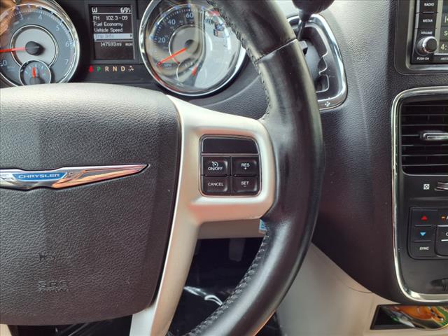 2014 Chrysler Town and Country Touring