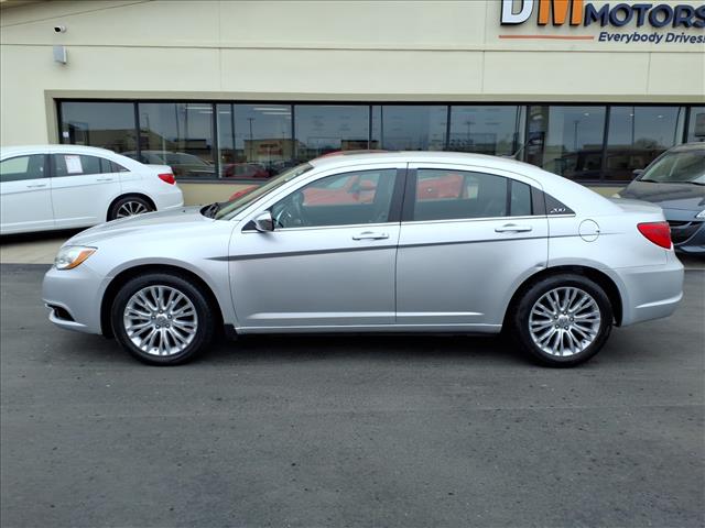 2011 Chrysler 200 Limited  R8281R
